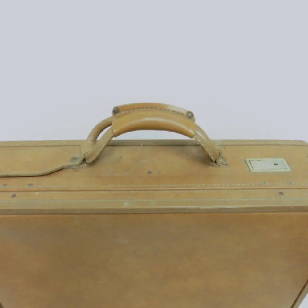 Hartmann briefcase saddle brown leather attache brass locks vintage 18